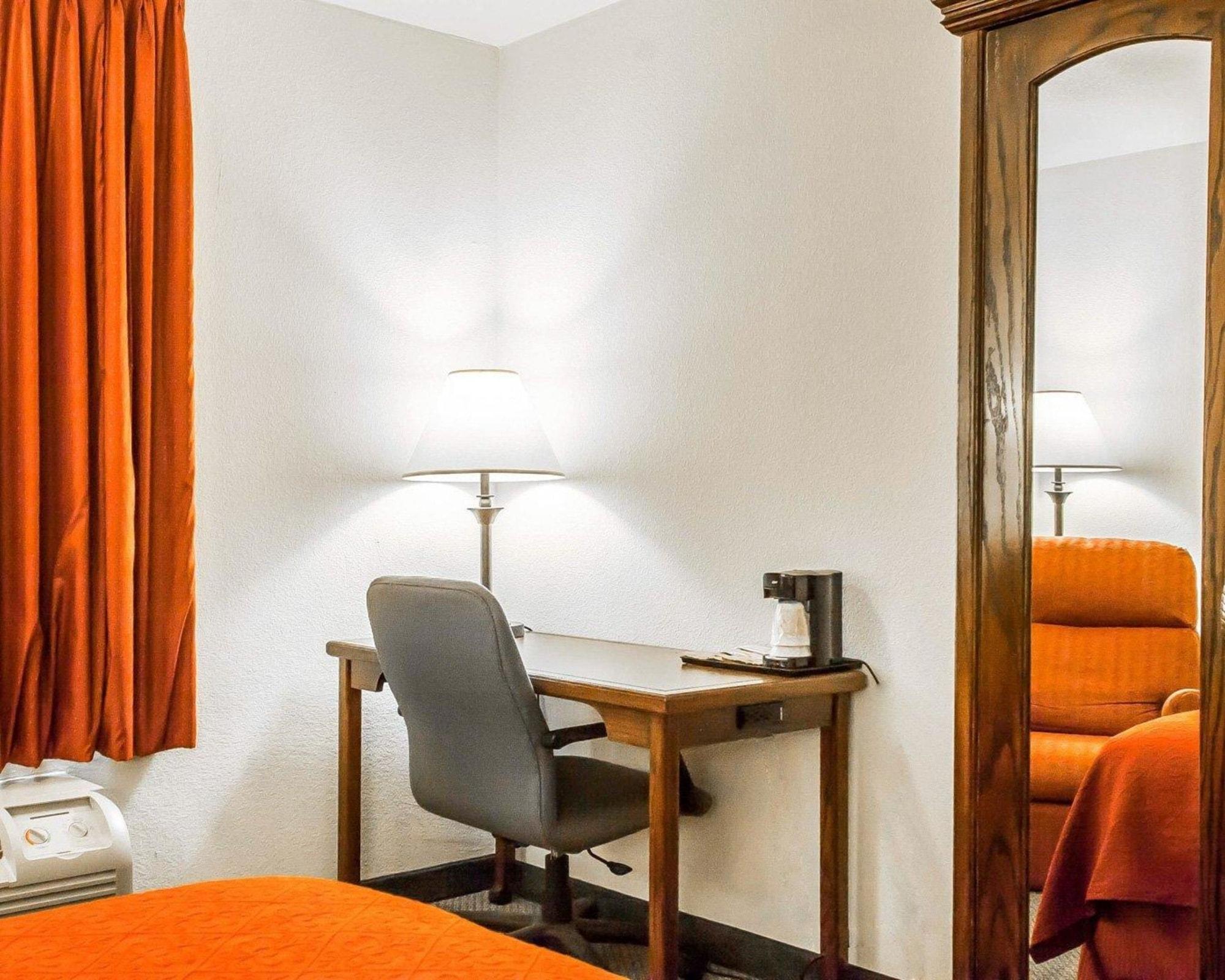 Quality Inn & Suites North Springfield Eksteriør bilde