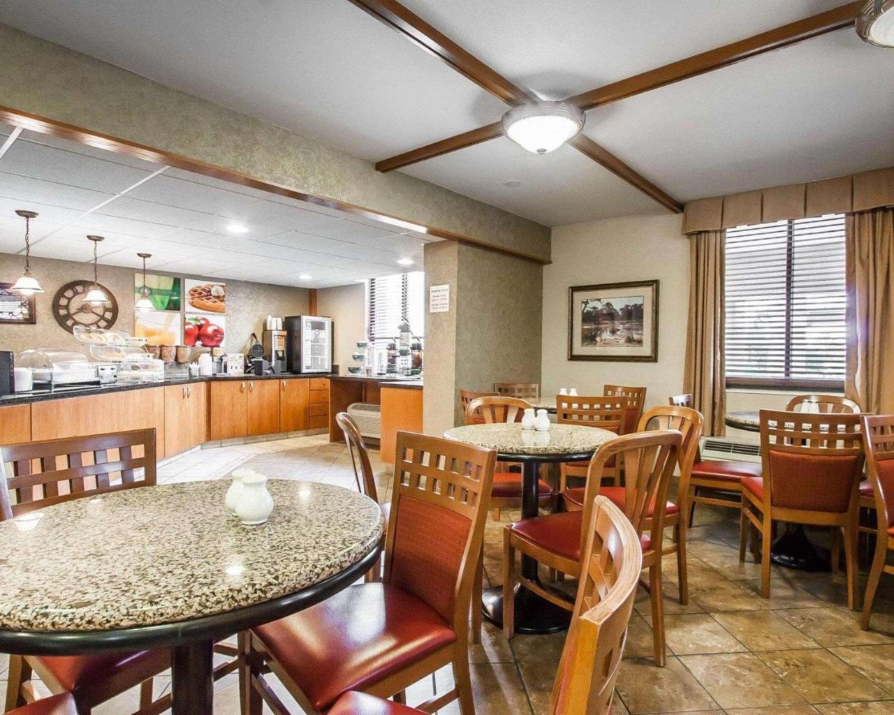 Quality Inn & Suites North Springfield Eksteriør bilde