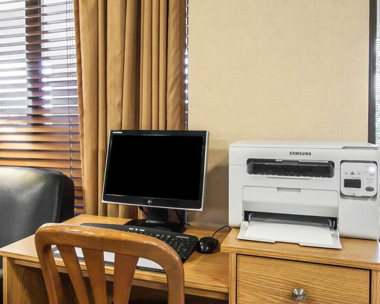 Quality Inn & Suites North Springfield Eksteriør bilde