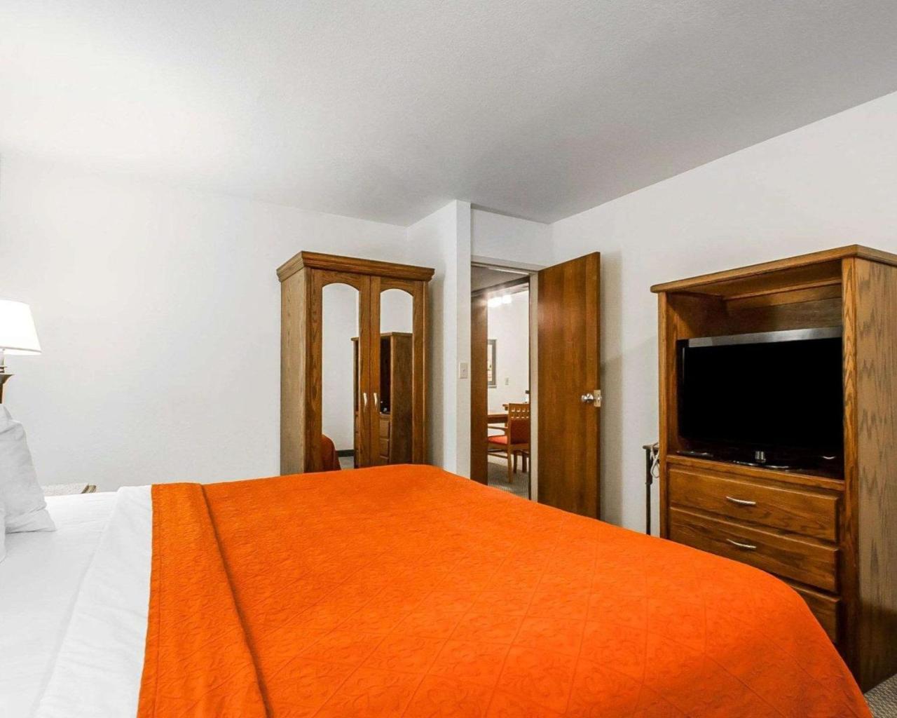 Quality Inn & Suites North Springfield Eksteriør bilde