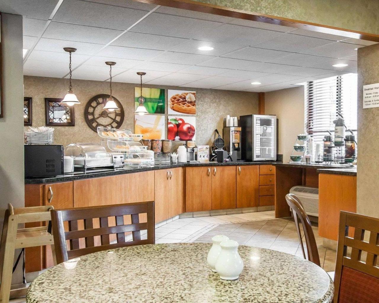 Quality Inn & Suites North Springfield Eksteriør bilde