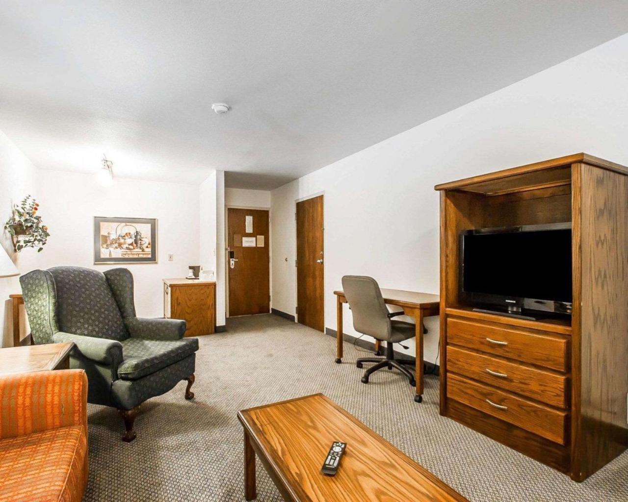 Quality Inn & Suites North Springfield Eksteriør bilde