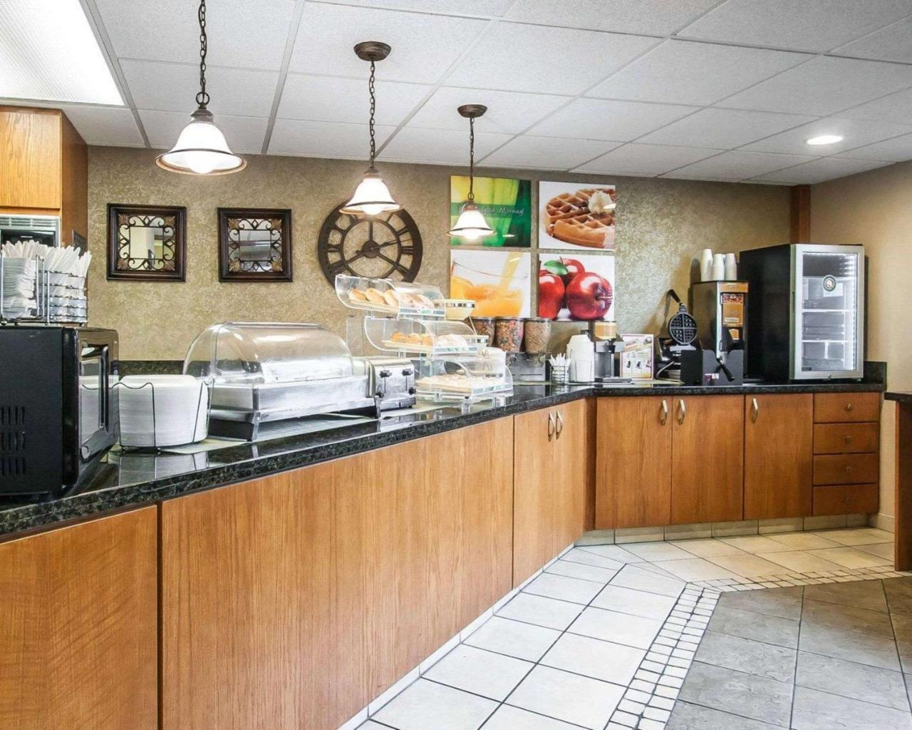 Quality Inn & Suites North Springfield Eksteriør bilde