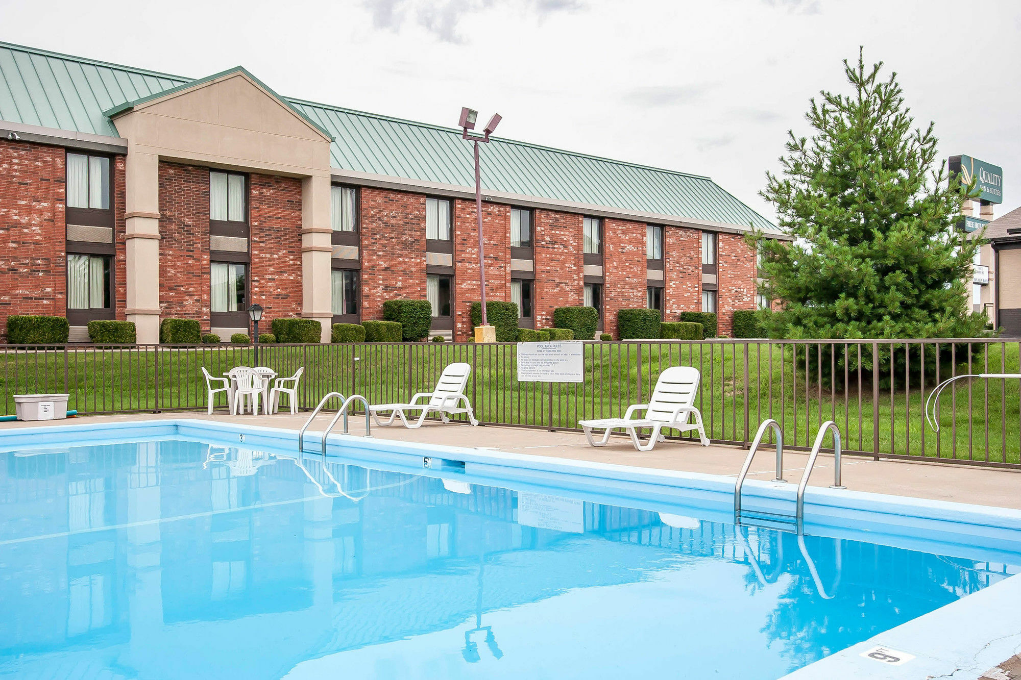 Quality Inn & Suites North Springfield Eksteriør bilde