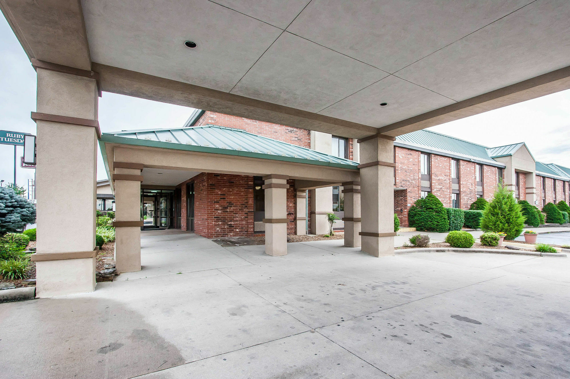Quality Inn & Suites North Springfield Eksteriør bilde
